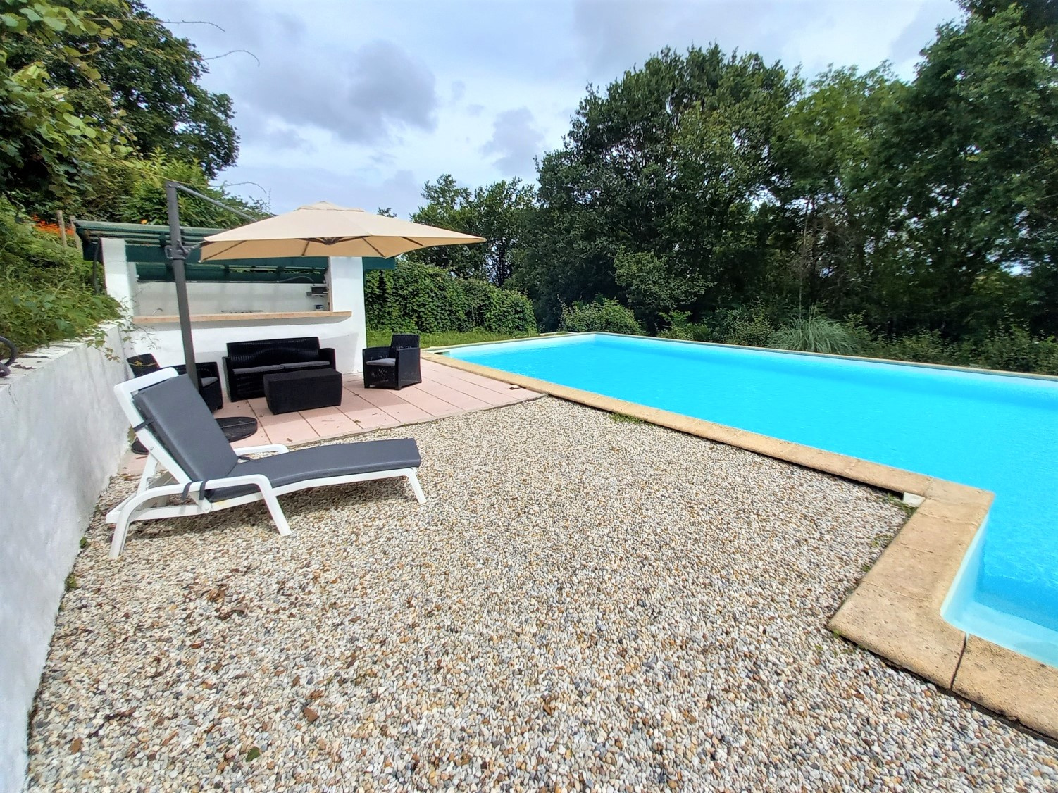 vente maison à SAINT-PIERRE-D'IRUBE - 685 000